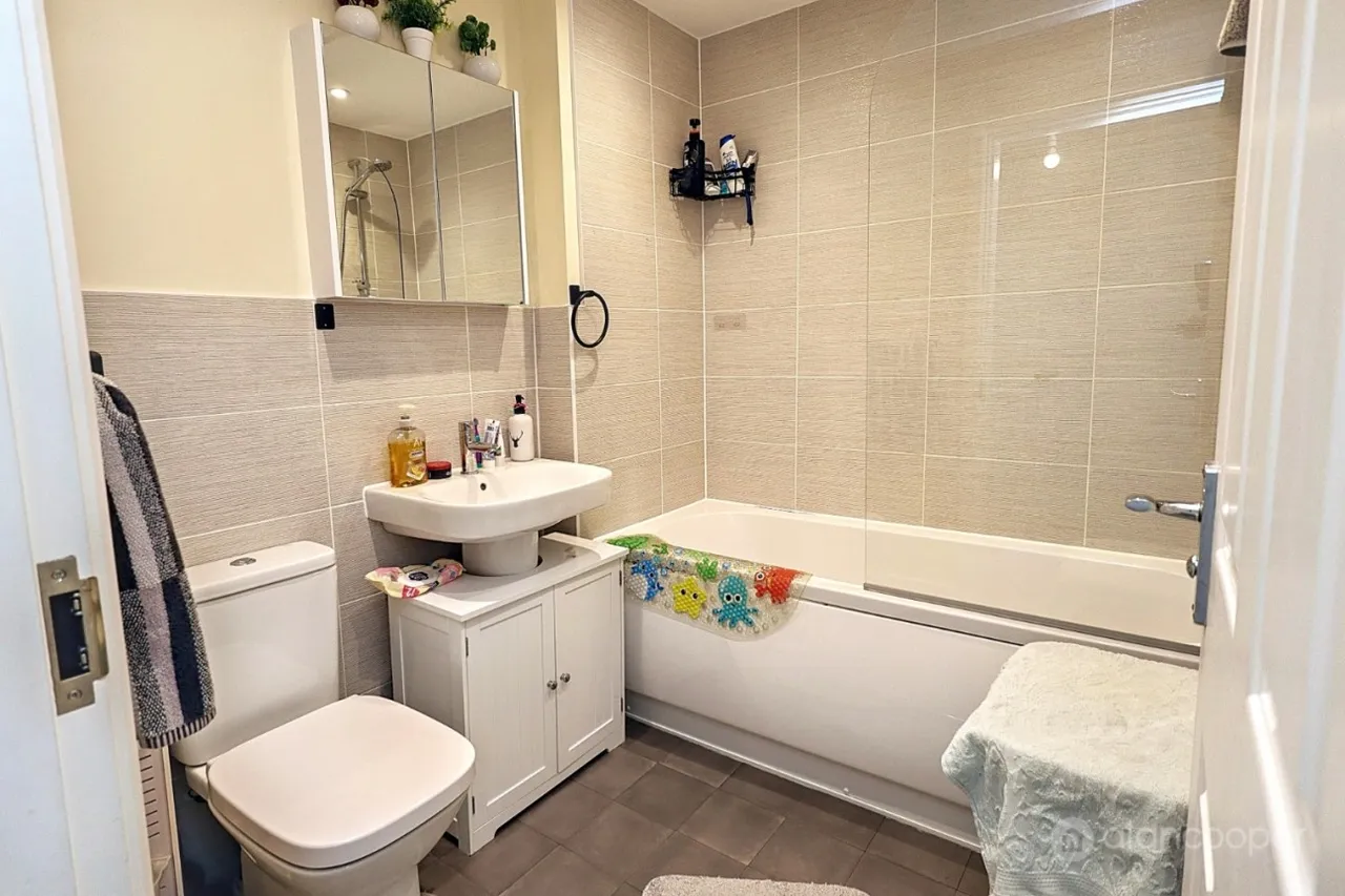 Ombersley Drive, Nuneaton, CV11, photo 16