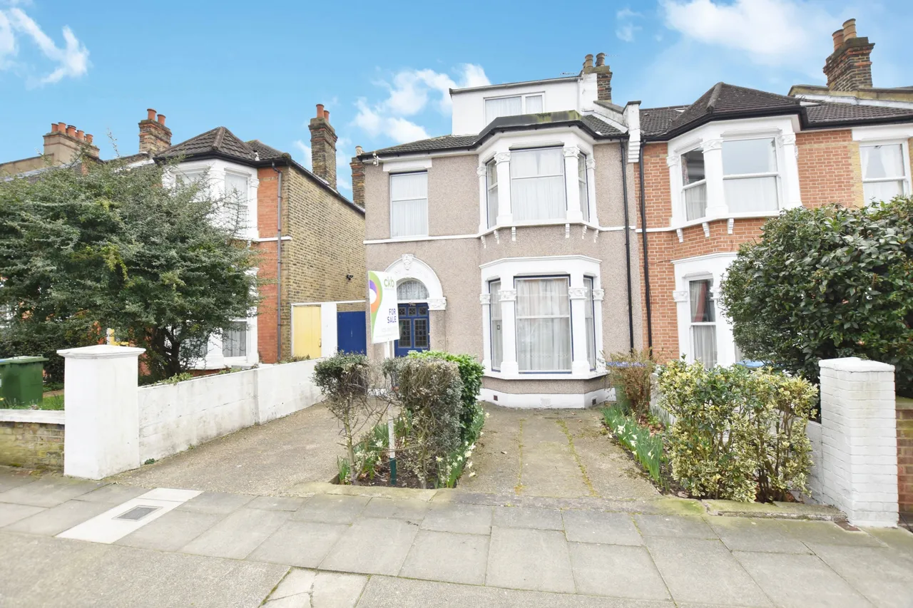 5 bed house for sale — Earlshall Road, Eltham, SE9 1PR