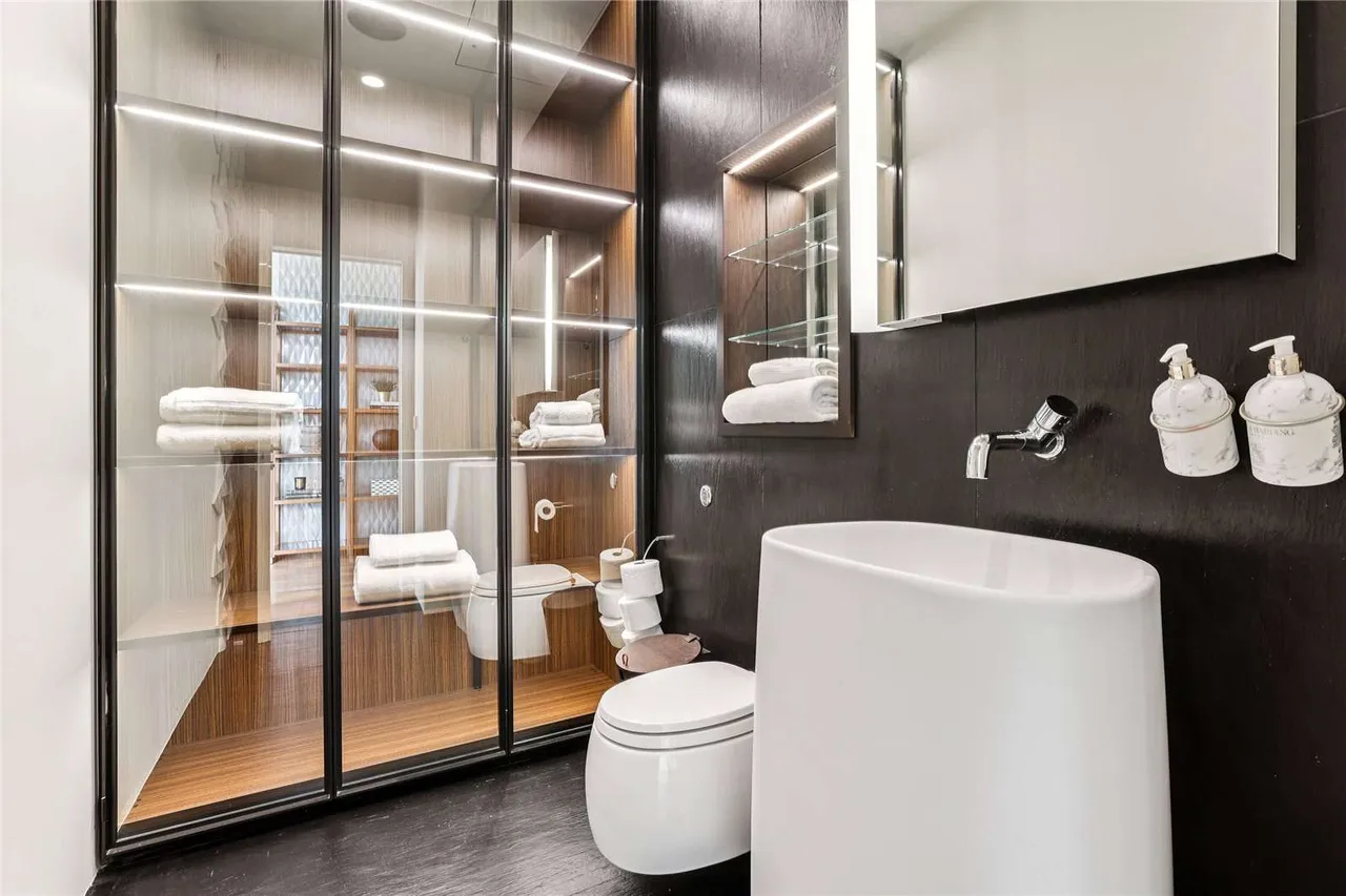 Buckingham Gate, London, SW1E, photo 12