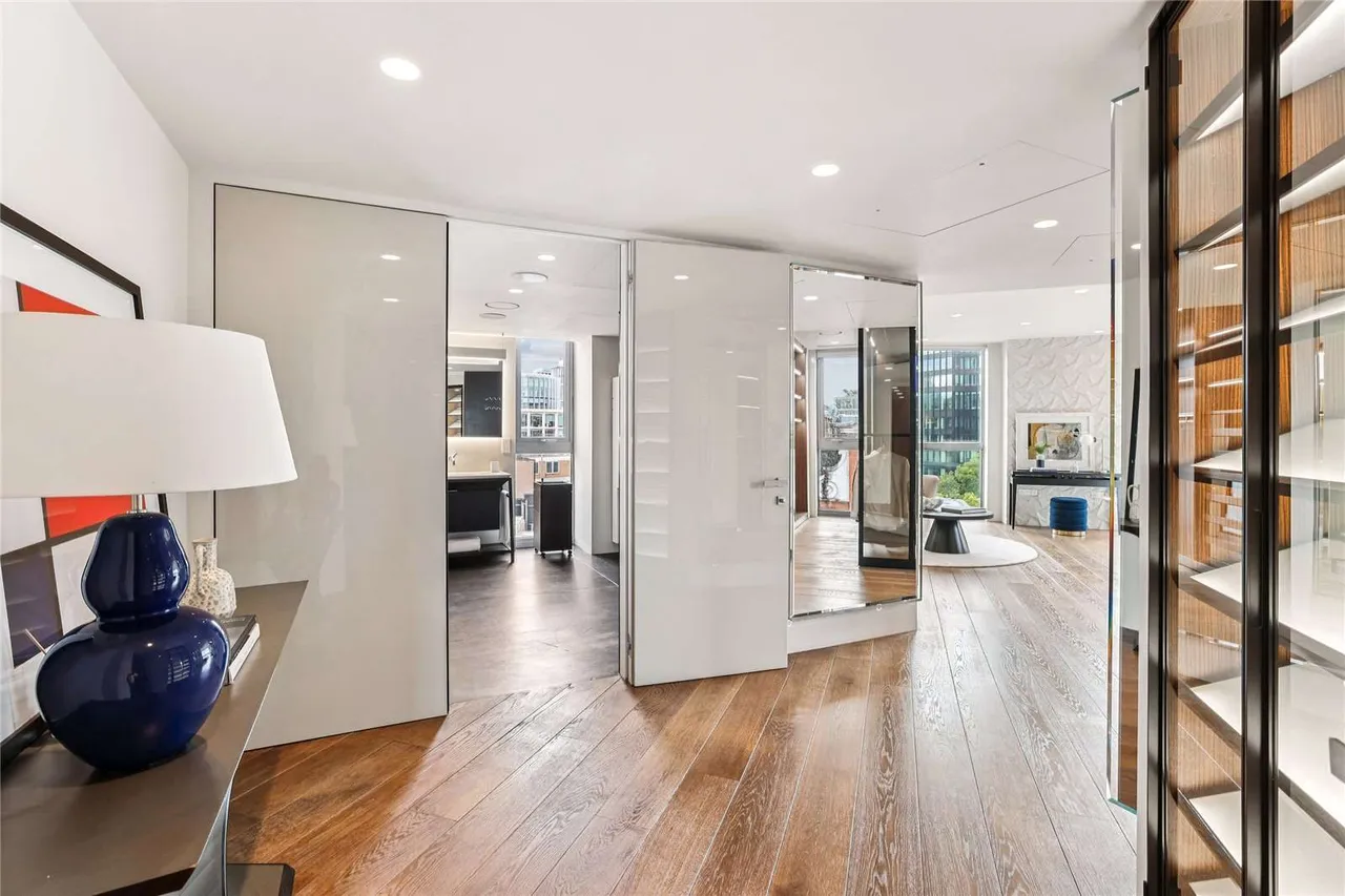 Buckingham Gate, London, SW1E, photo 8