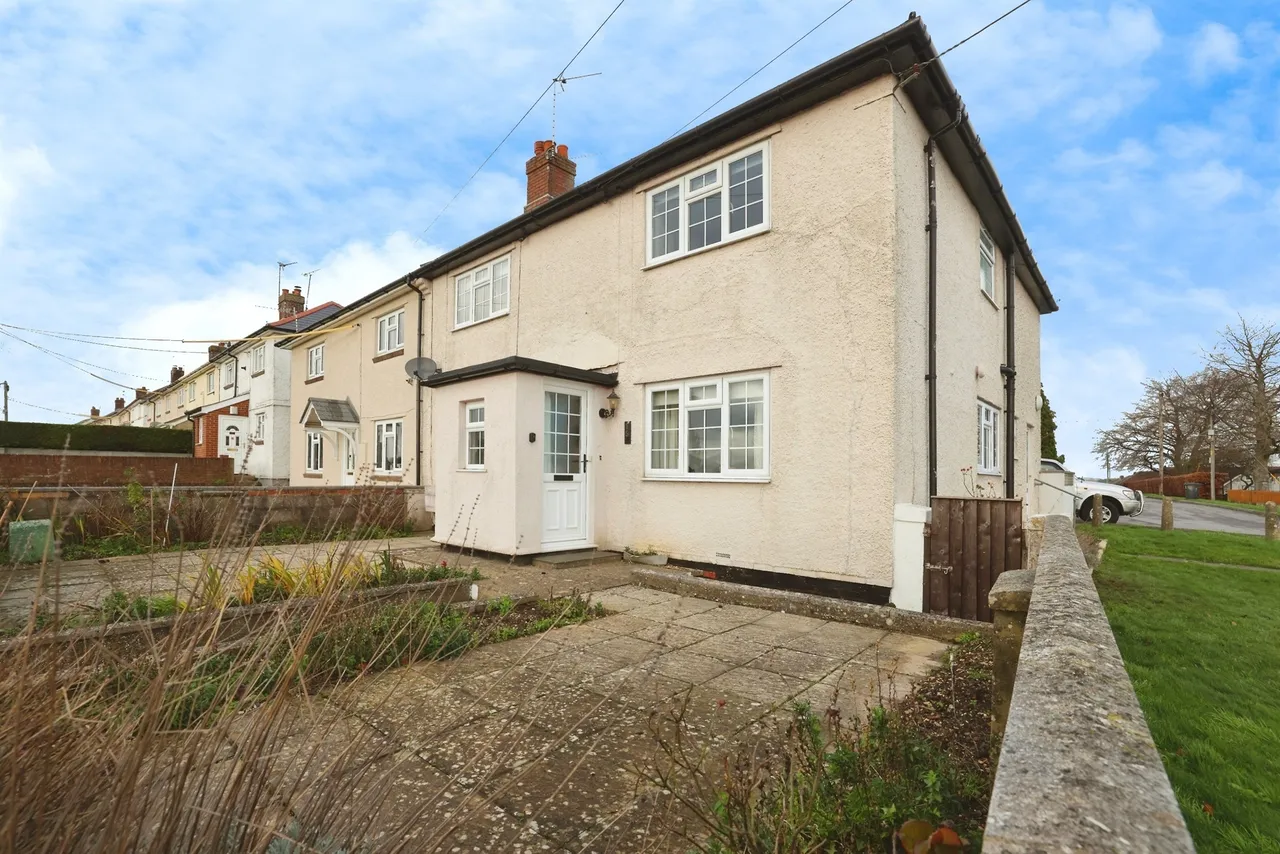 3 bed house for sale — Larkhill Road, Durrington, Salisbury