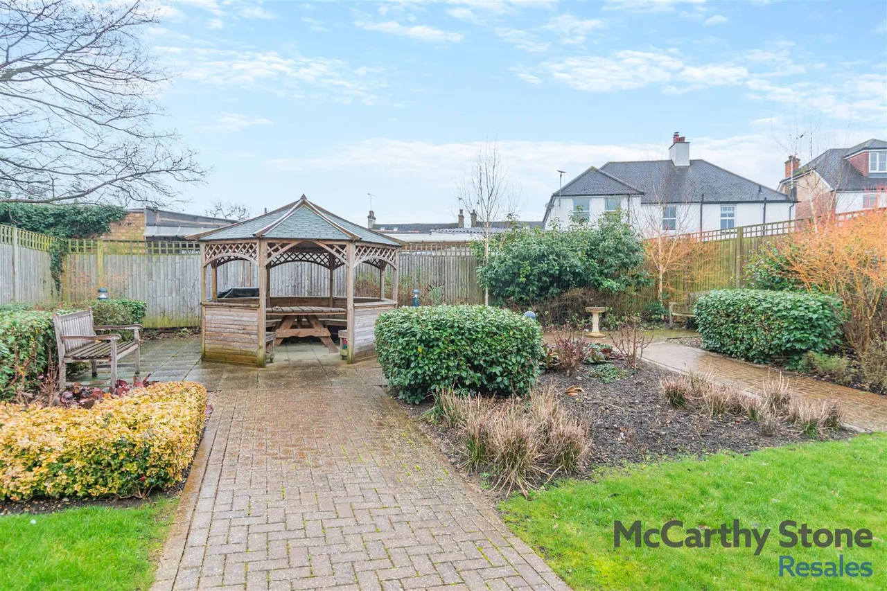 London Road, Knebworth, SG3, photo 28