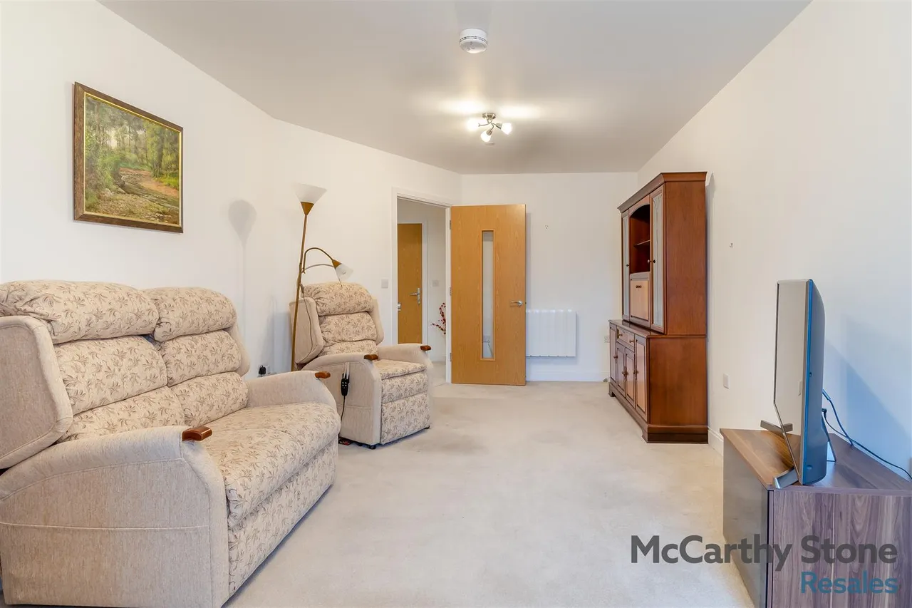 London Road, Knebworth, SG3, photo 6