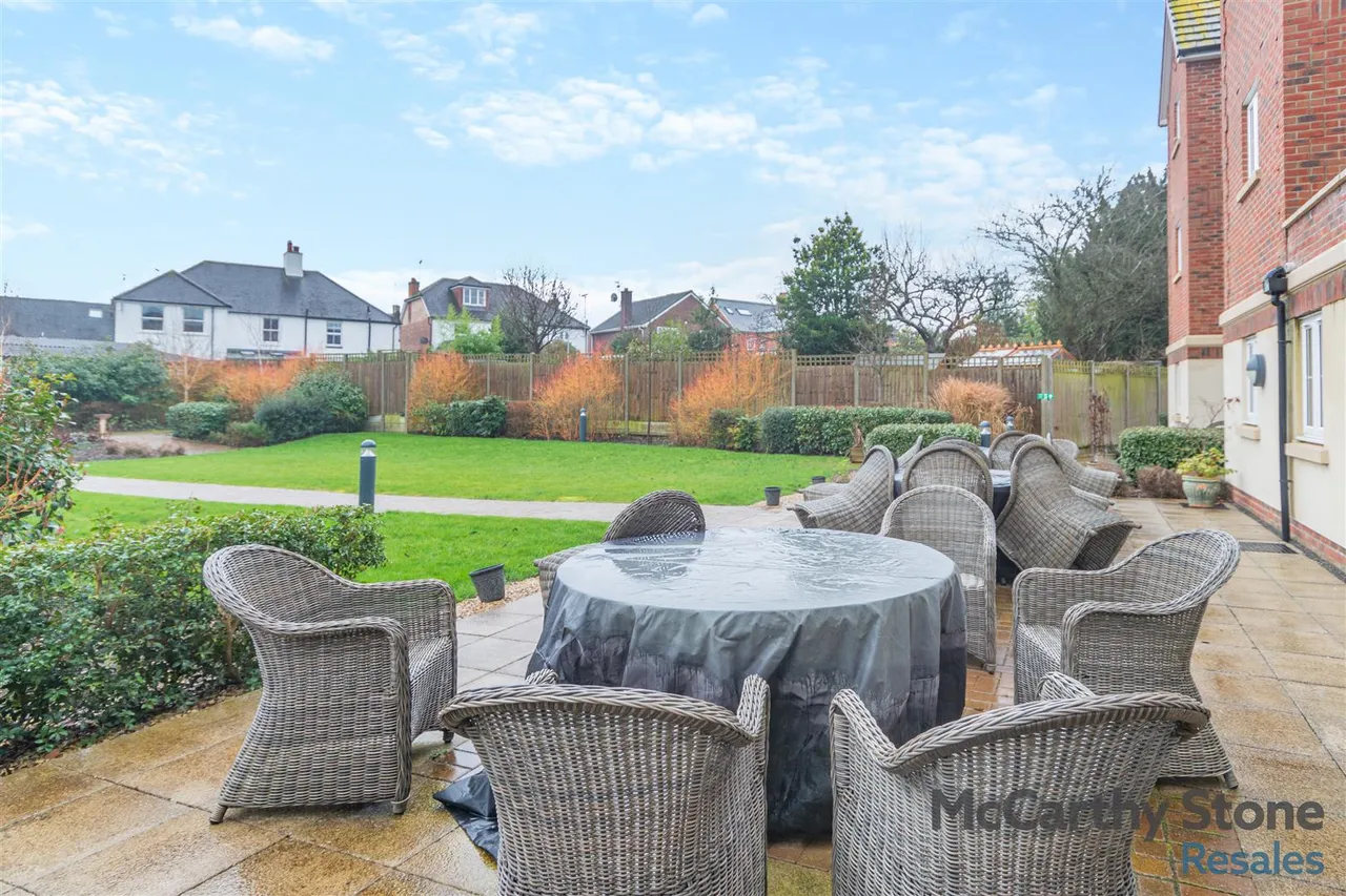 London Road, Knebworth, SG3, photo 17