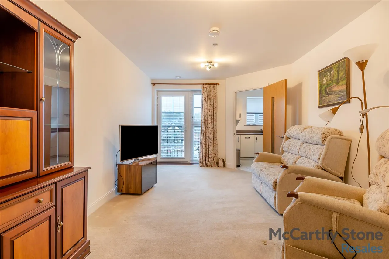 London Road, Knebworth, SG3, photo 2