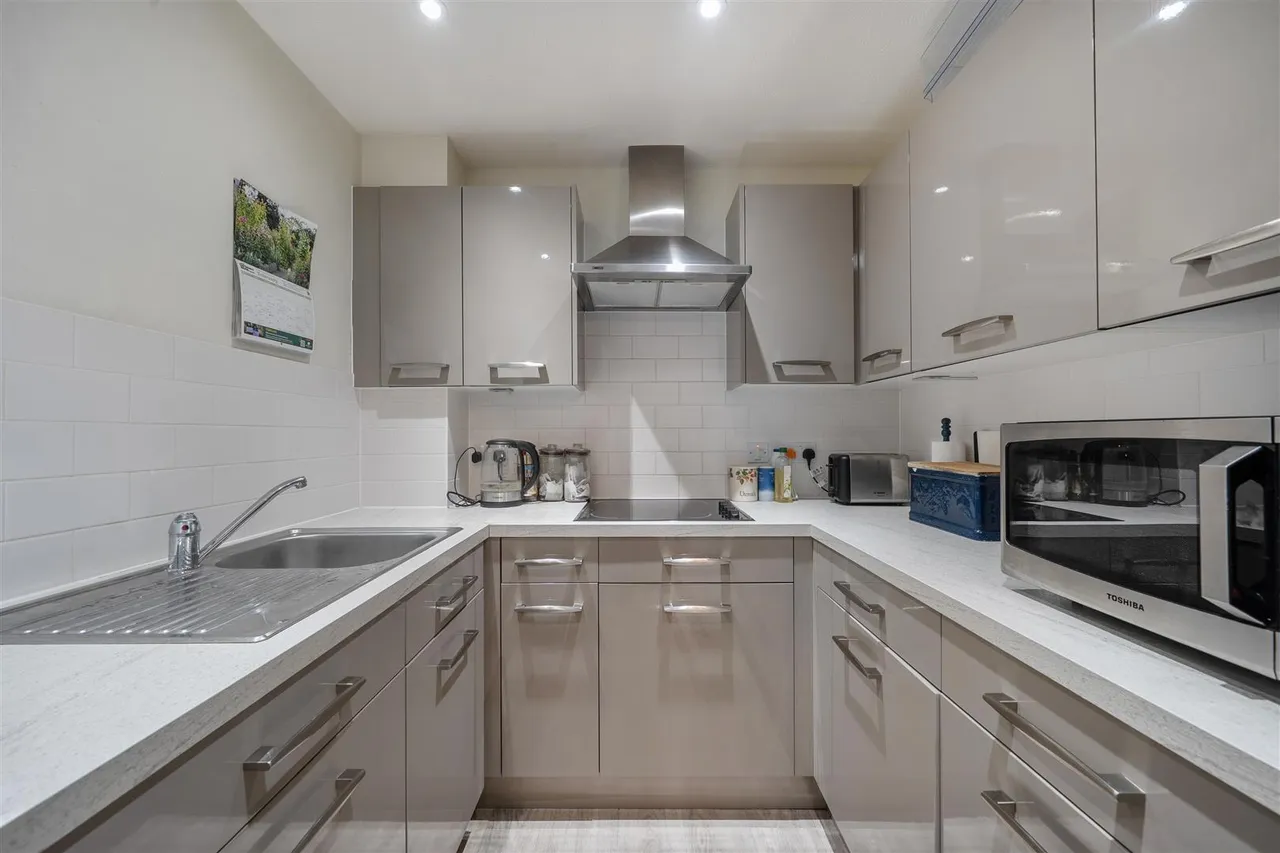 Christchurch Road, Ringwood, BH24, photo 2