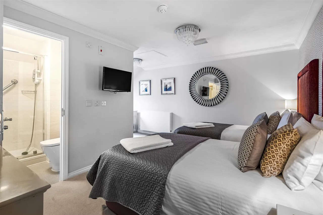 Christchurch Road, Ringwood, BH24, photo 13