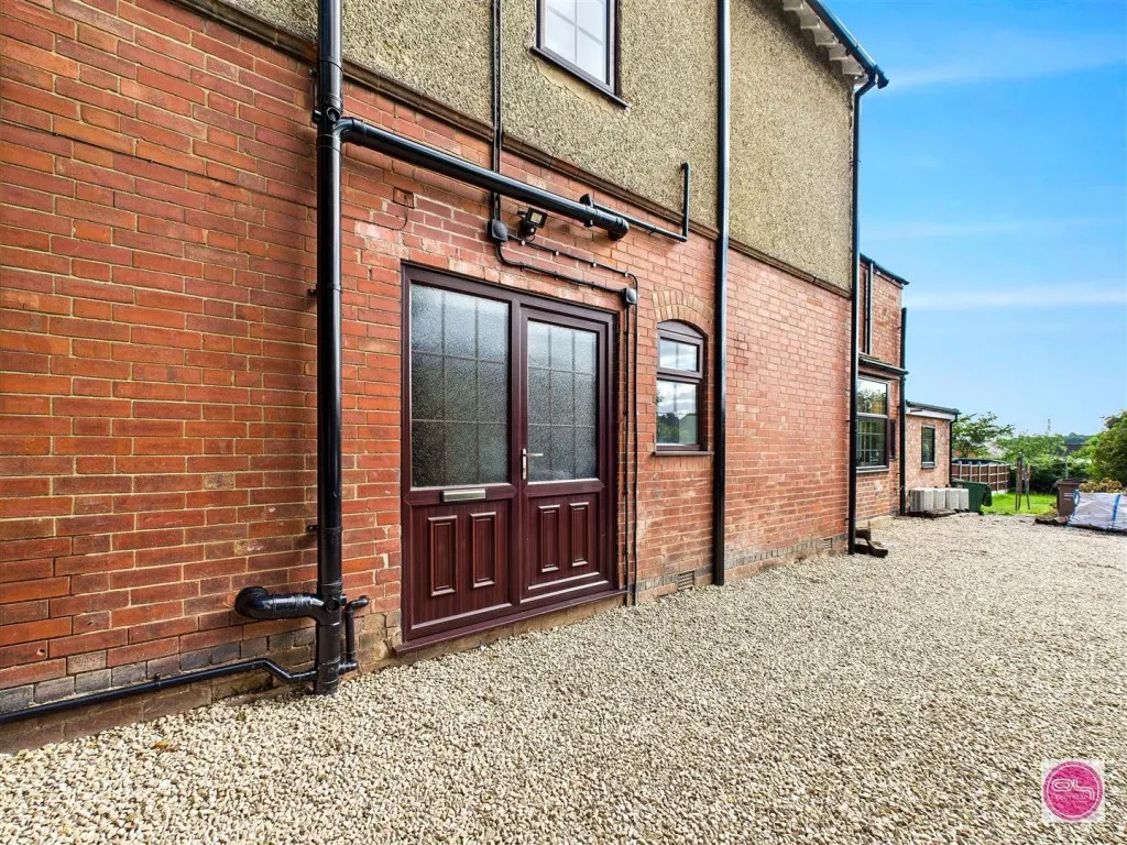 Charnwood Road, Shepshed, LE12, photo 17