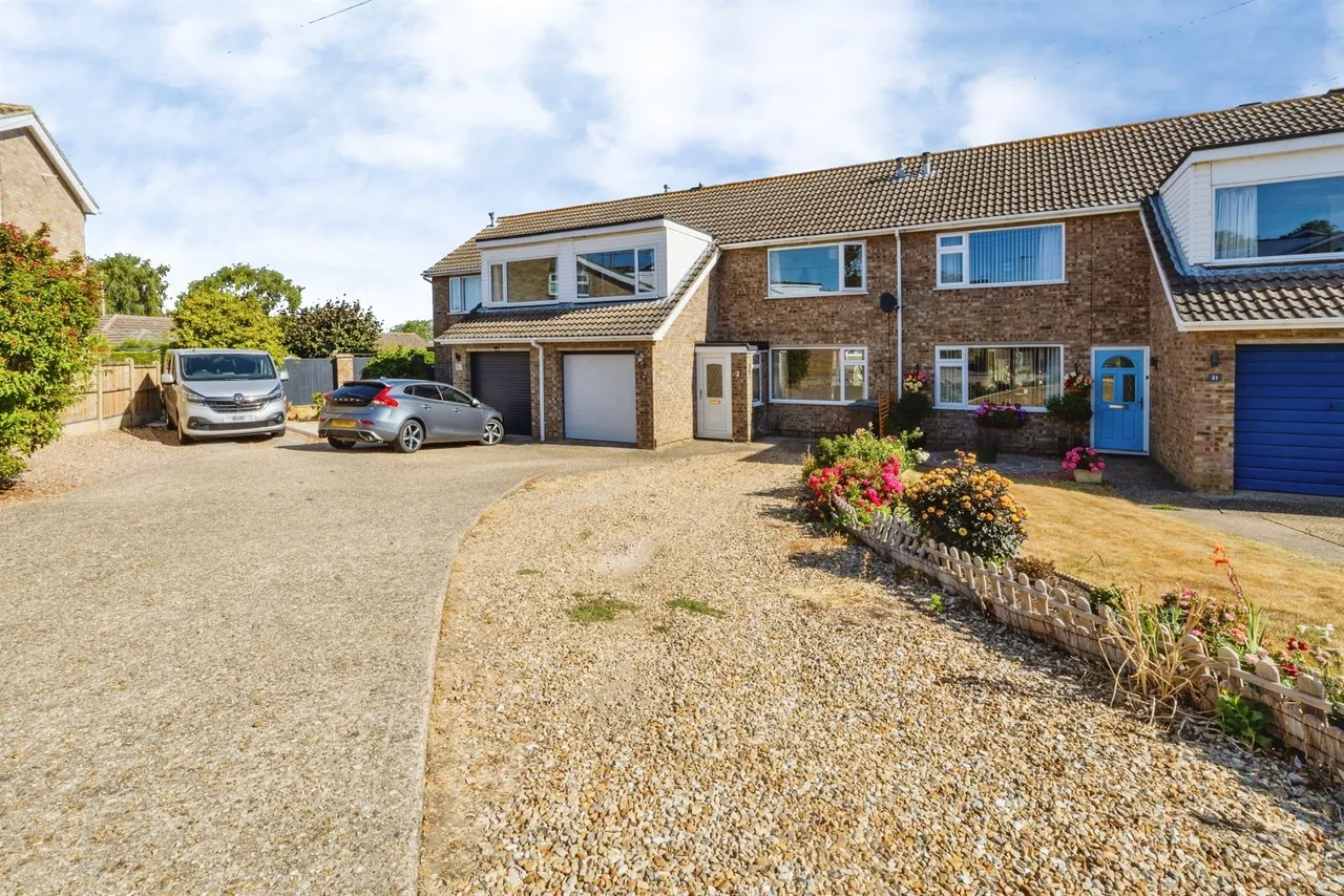 Durham Crescent, Washingborough, Lincoln, photo 2