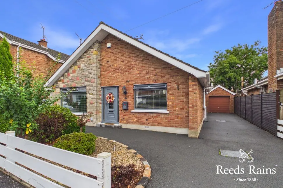 3 bed house for sale — Parkland Avenue, Lisburn, County Antrim, BT28
