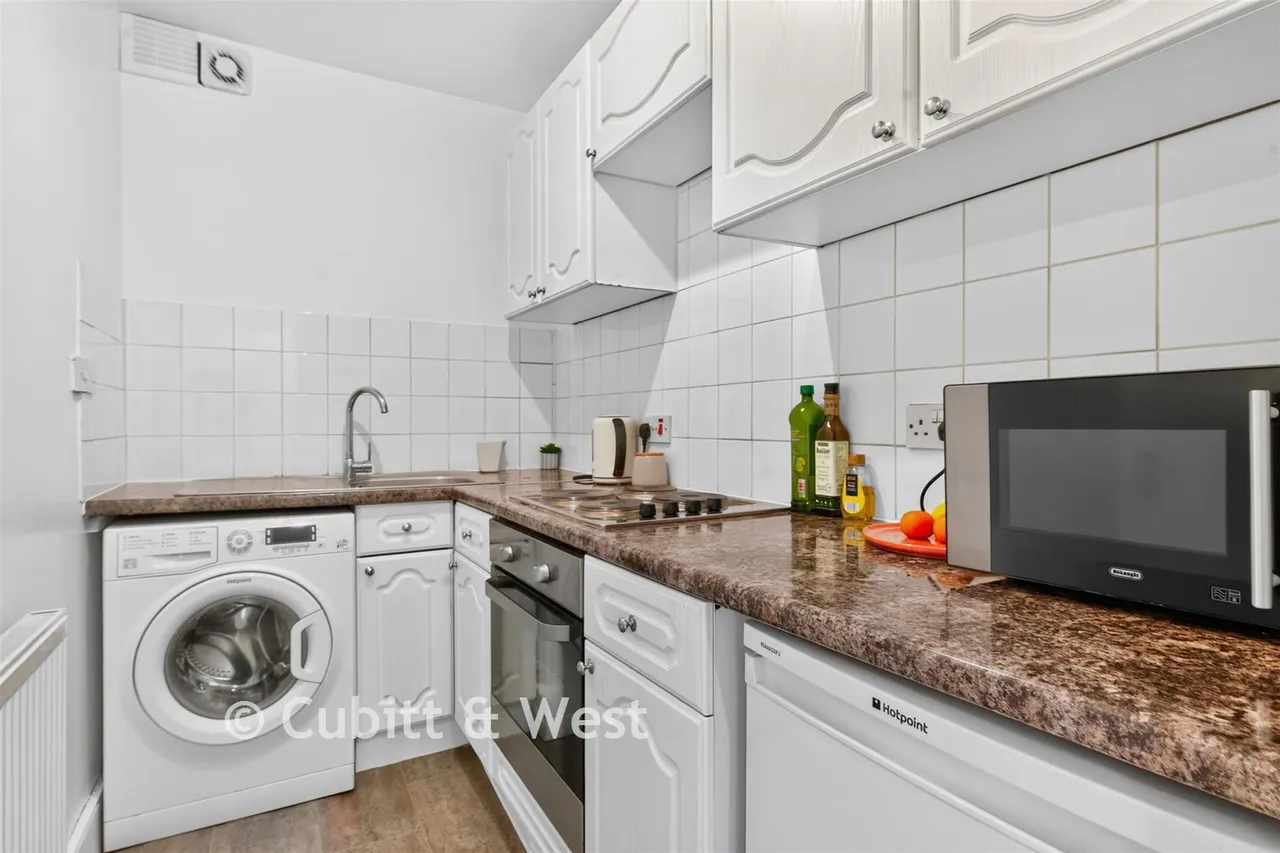 Enmore Road, London, SE25, photo 3