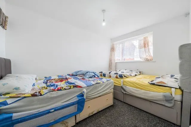Sagecroft Road, Thatcham, RG18, photo 8