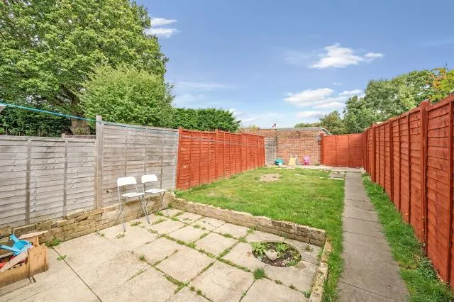Sagecroft Road, Thatcham, RG18, photo 10