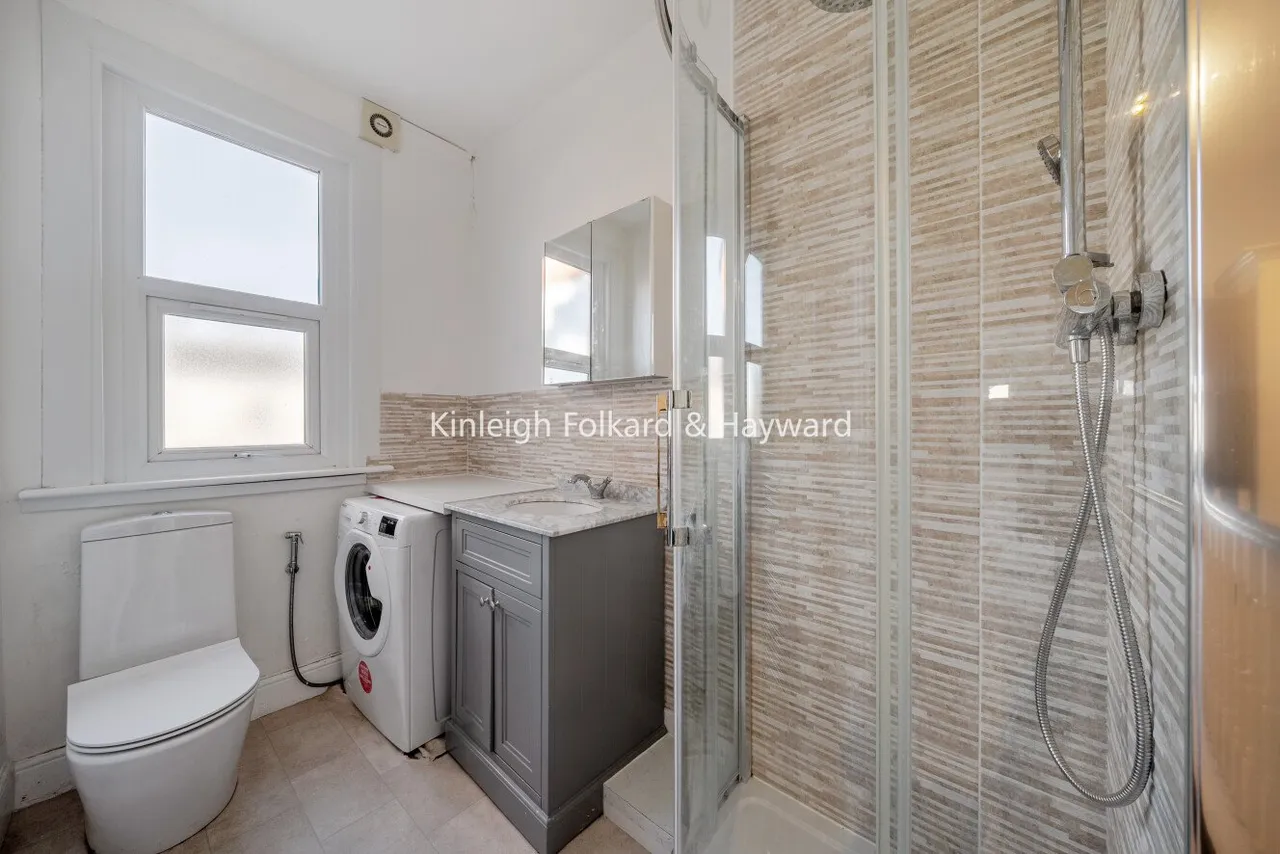 Revelstoke Road, London, SW18, photo 3