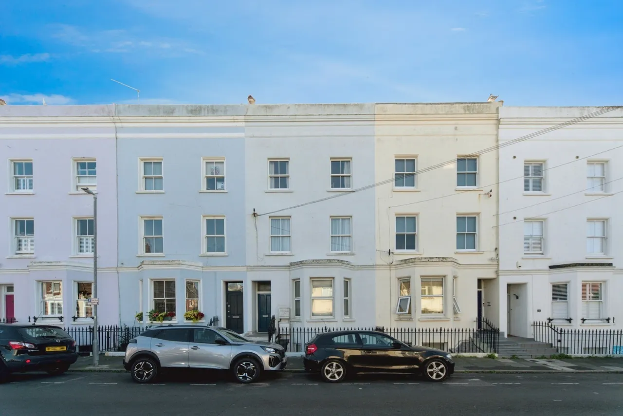 2 bed flat for sale, Arundel Street, Brighton, BN2