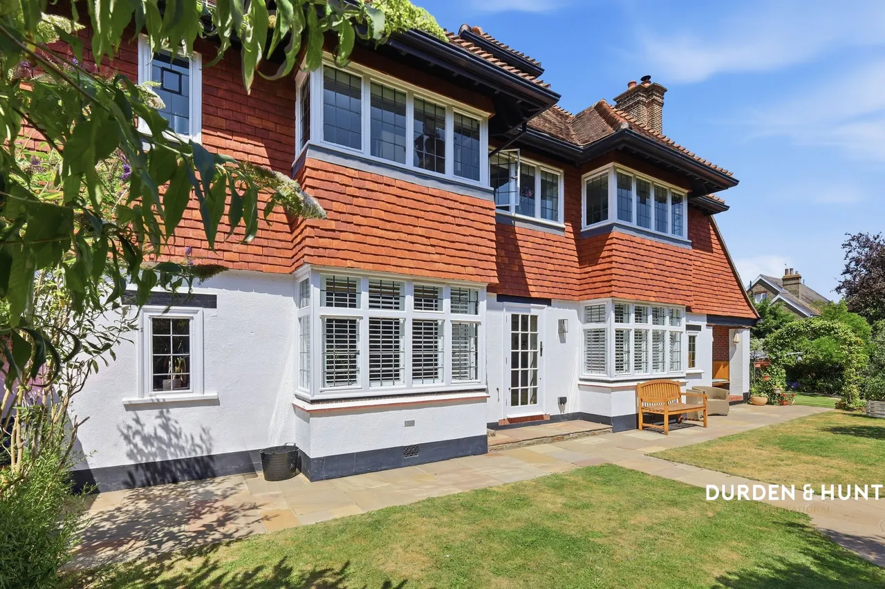 4 bed house for sale, Herschell Road, Leigh-On-Sea, SS9