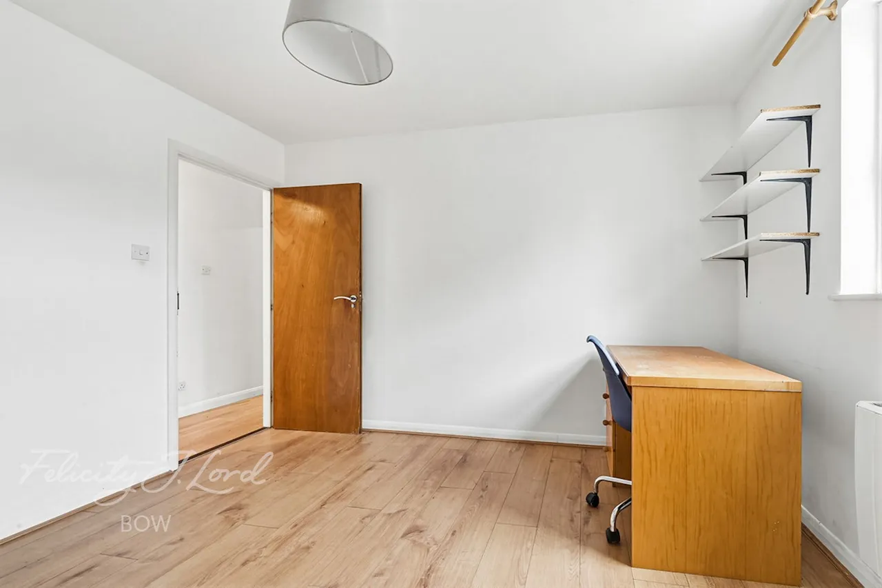 Bow Common Lane, London, photo 12