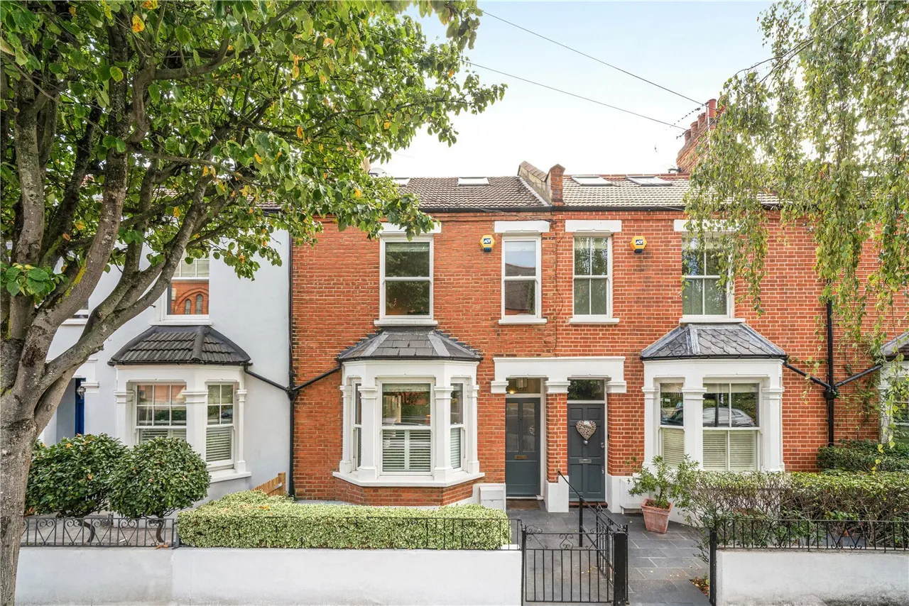 Waynflete Street, London, SW18, photo 3