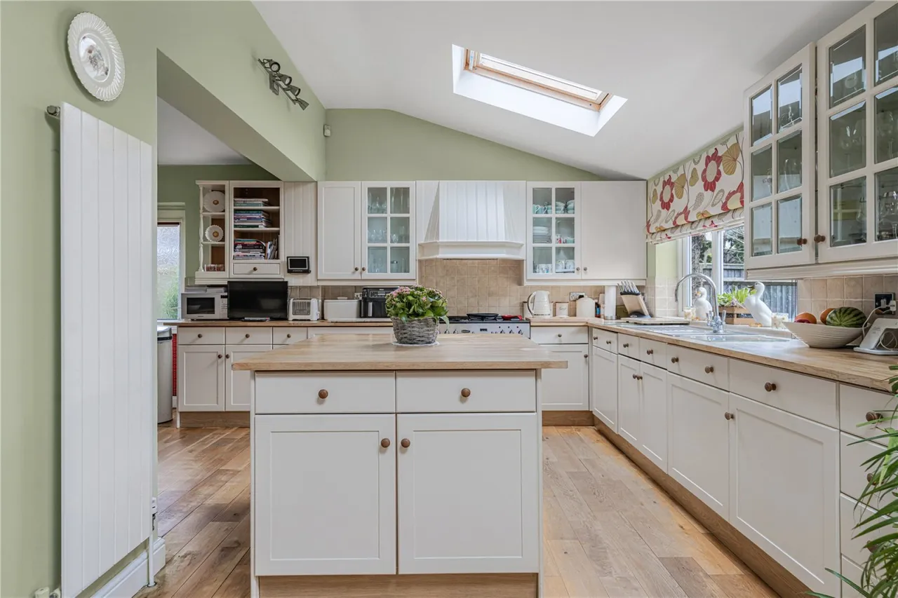 Oakley Lane, Chinnor, OX39, photo 4