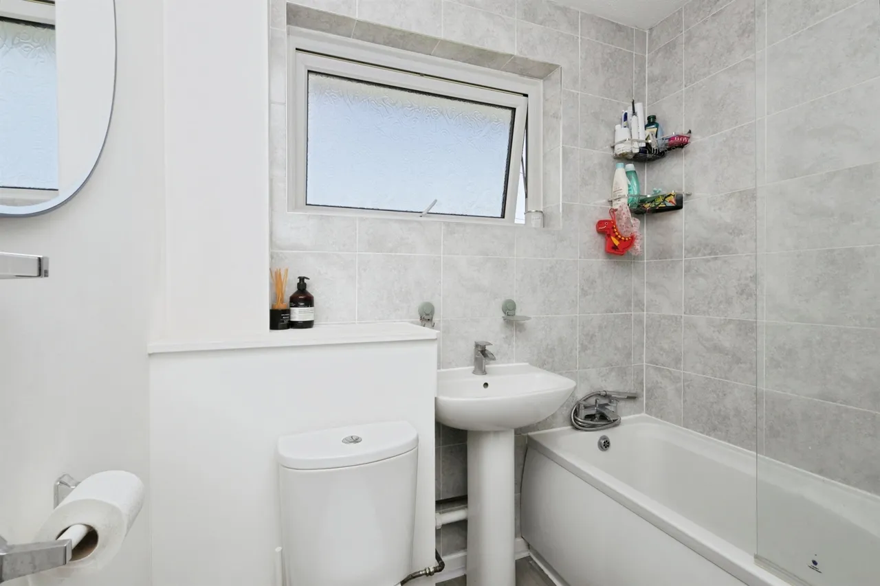 Wilton Avenue, Eastbourne, photo 11