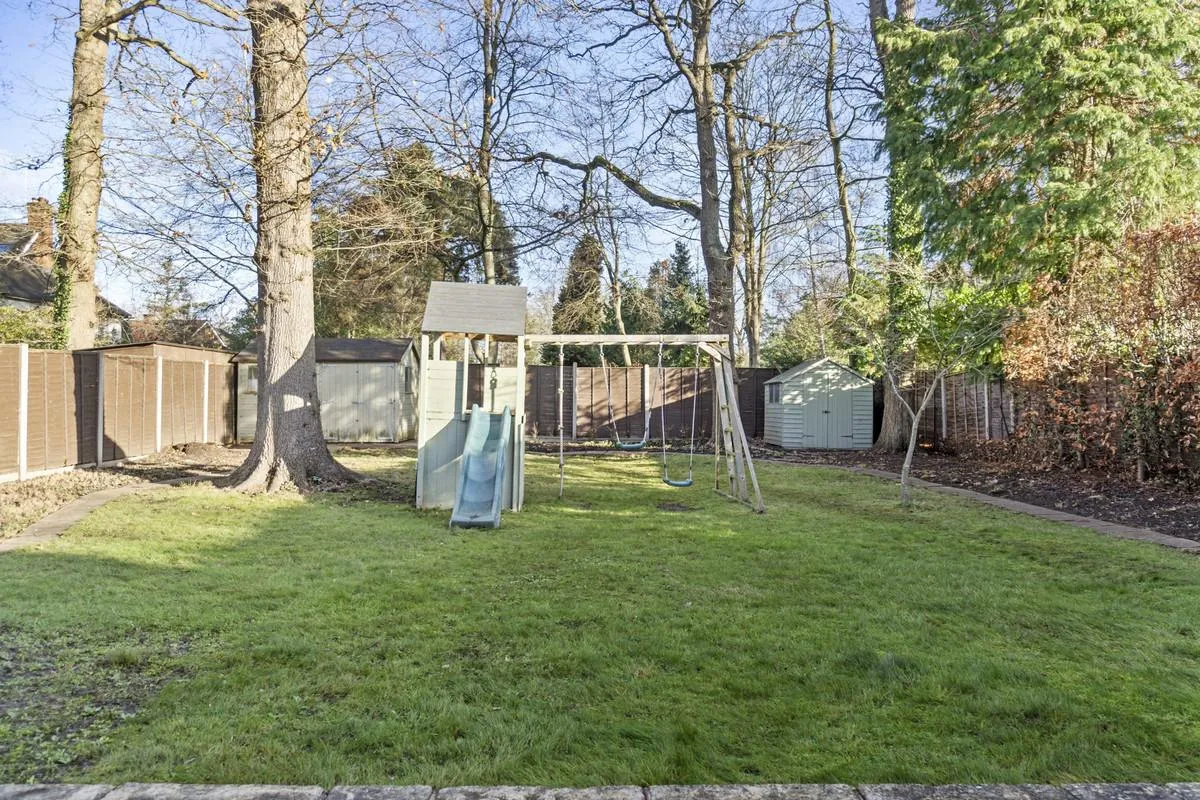 Birchdale Close, West Byfleet, KT14, photo 32