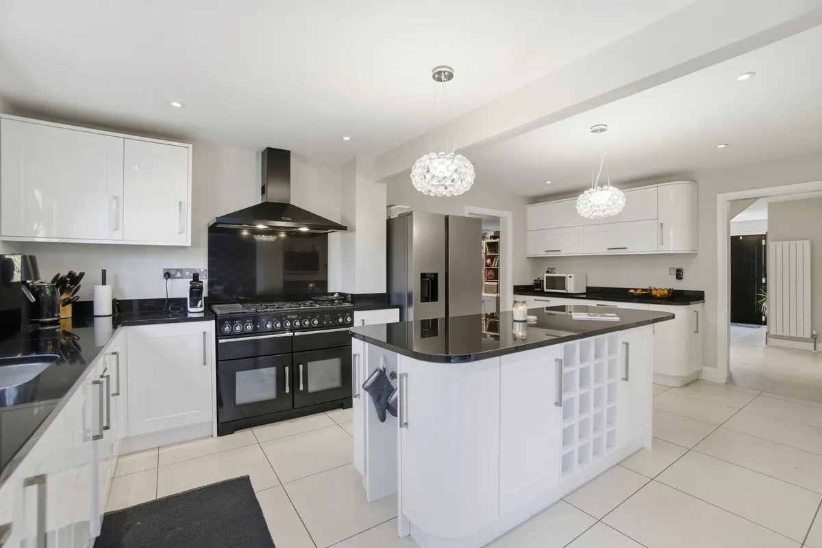 Birchdale Close, West Byfleet, KT14, photo 10