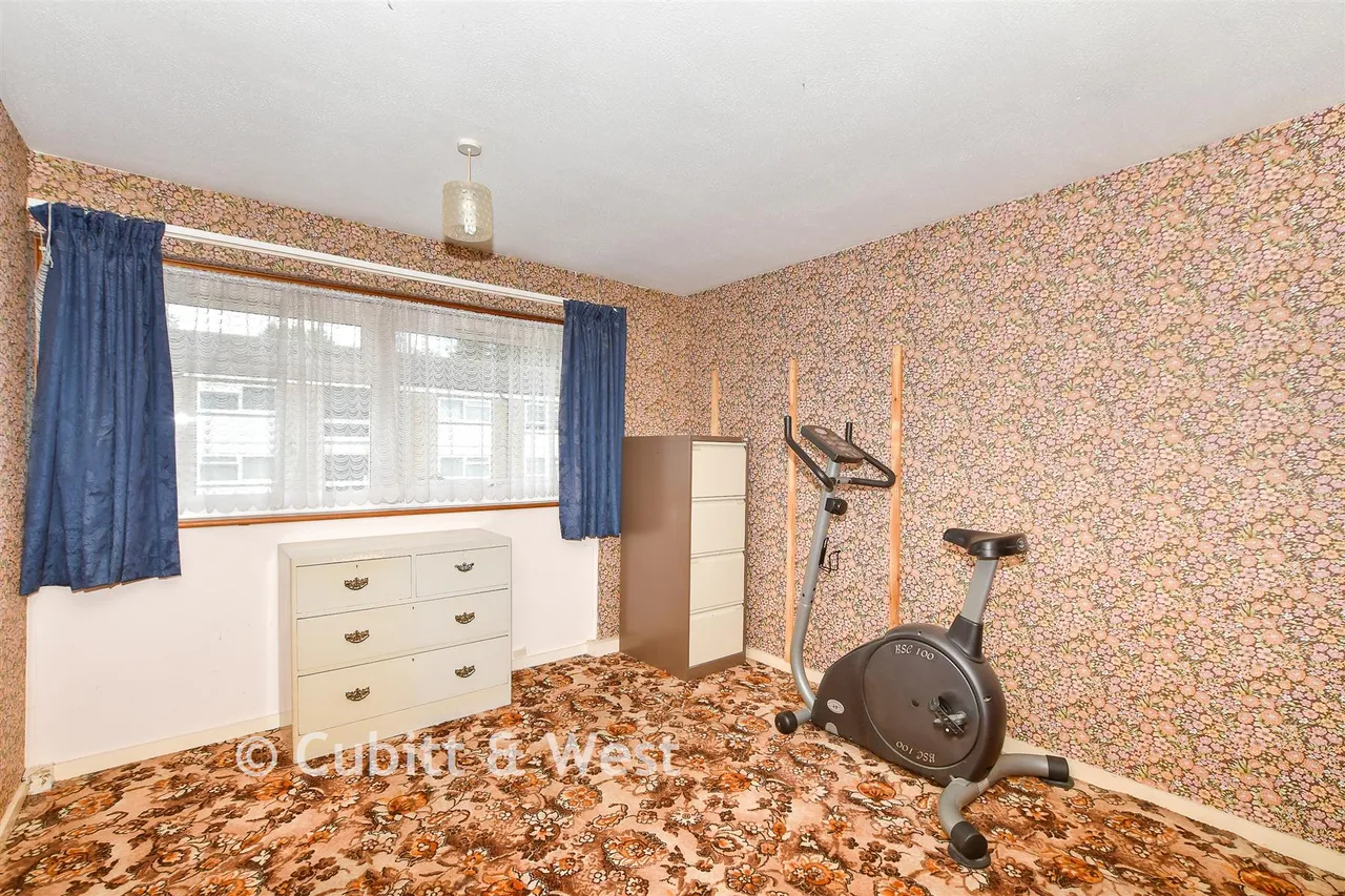 Coombe Crescent, Bury, RH20, photo 7