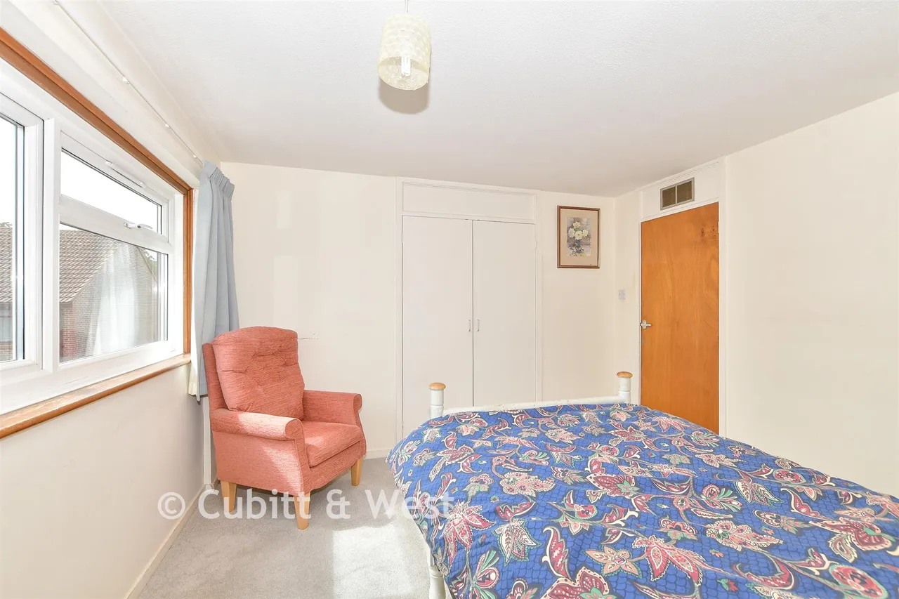 Coombe Crescent, Bury, RH20, photo 6