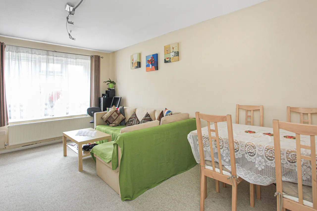 334 Cricklewood Lane, London, photo 4