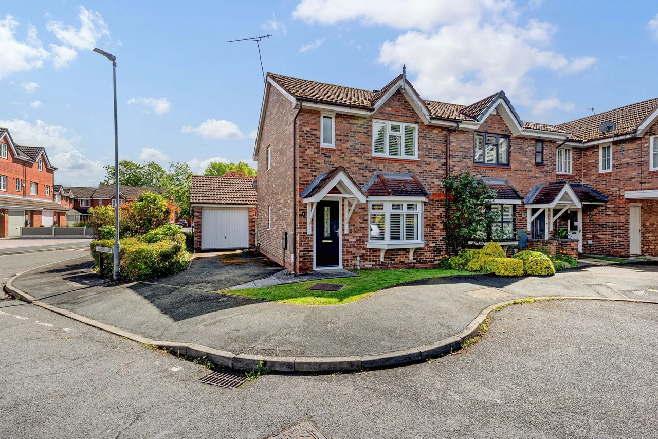3 bed house for sale — Ashwood Close, Widnes, Widnes, WA8 8GH