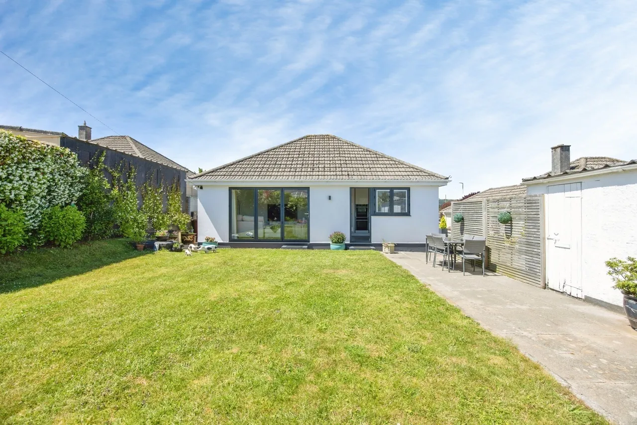 Mount Crescent, Par, PL24, photo 15