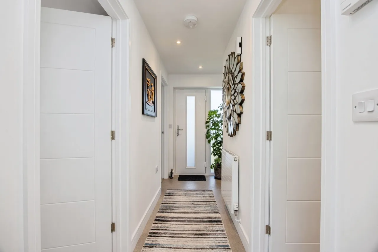 Mount Crescent, Par, PL24, photo 12