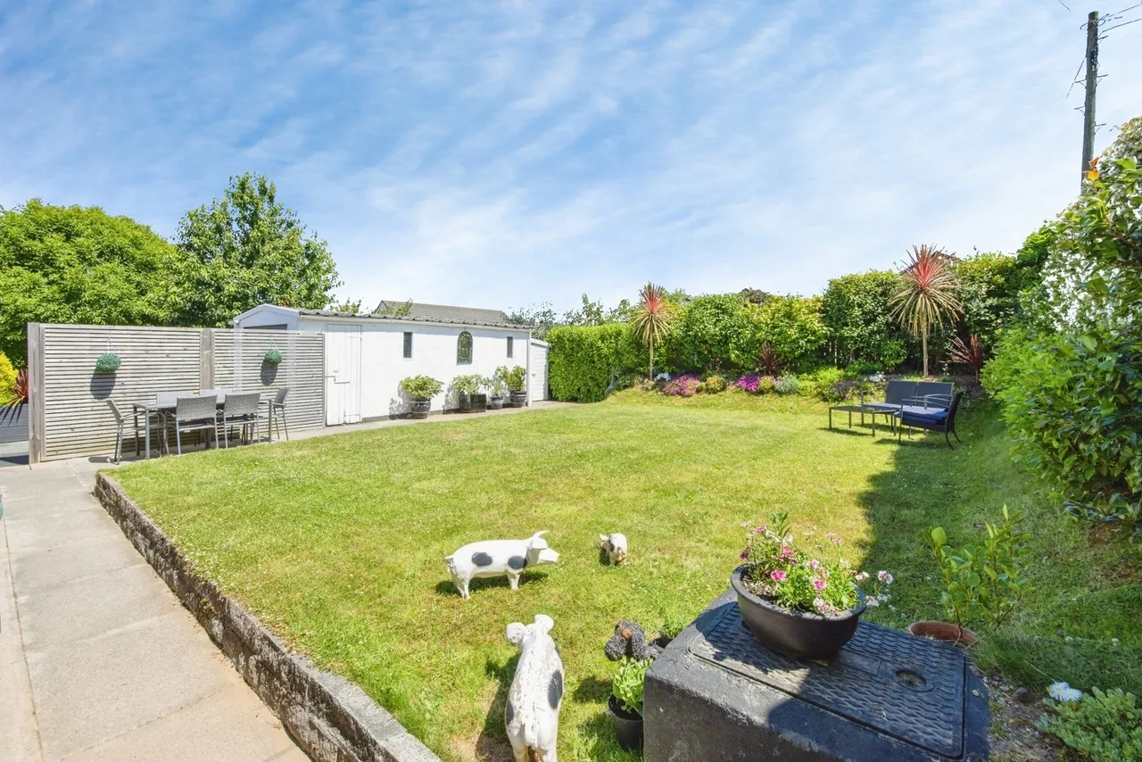 Mount Crescent, Par, PL24, photo 16