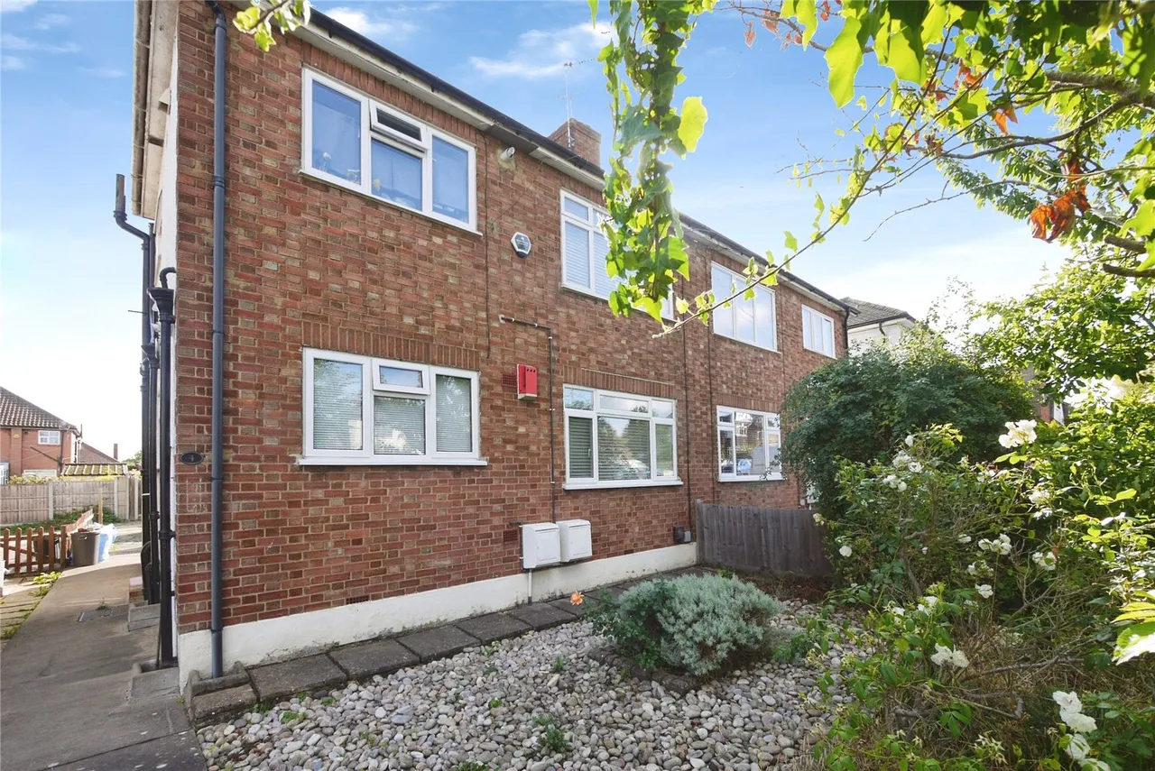 Doddinghurst Road, Brentwood, CM15, photo 10