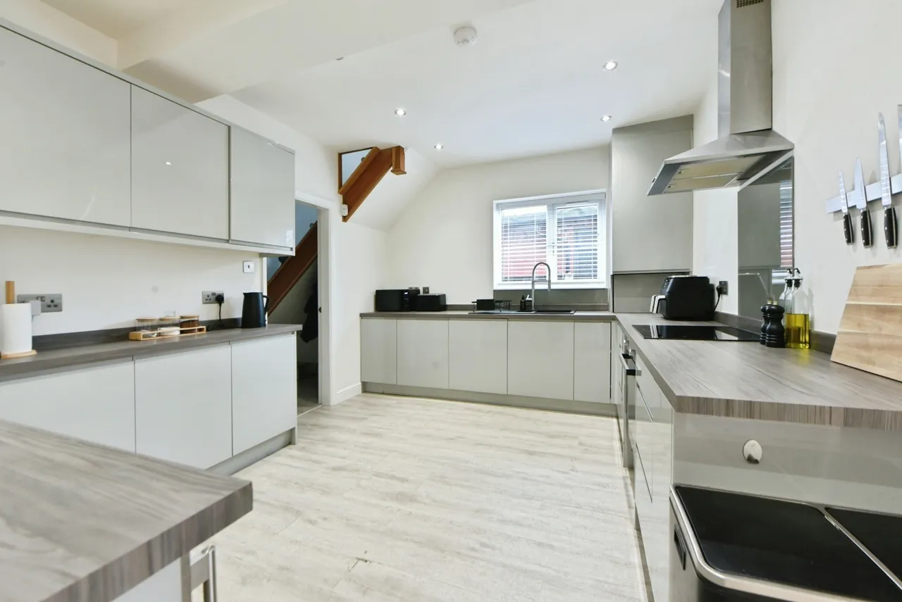 Woodstock Road, Woodley, Stockport, Greater Manchester, SK6, photo 9
