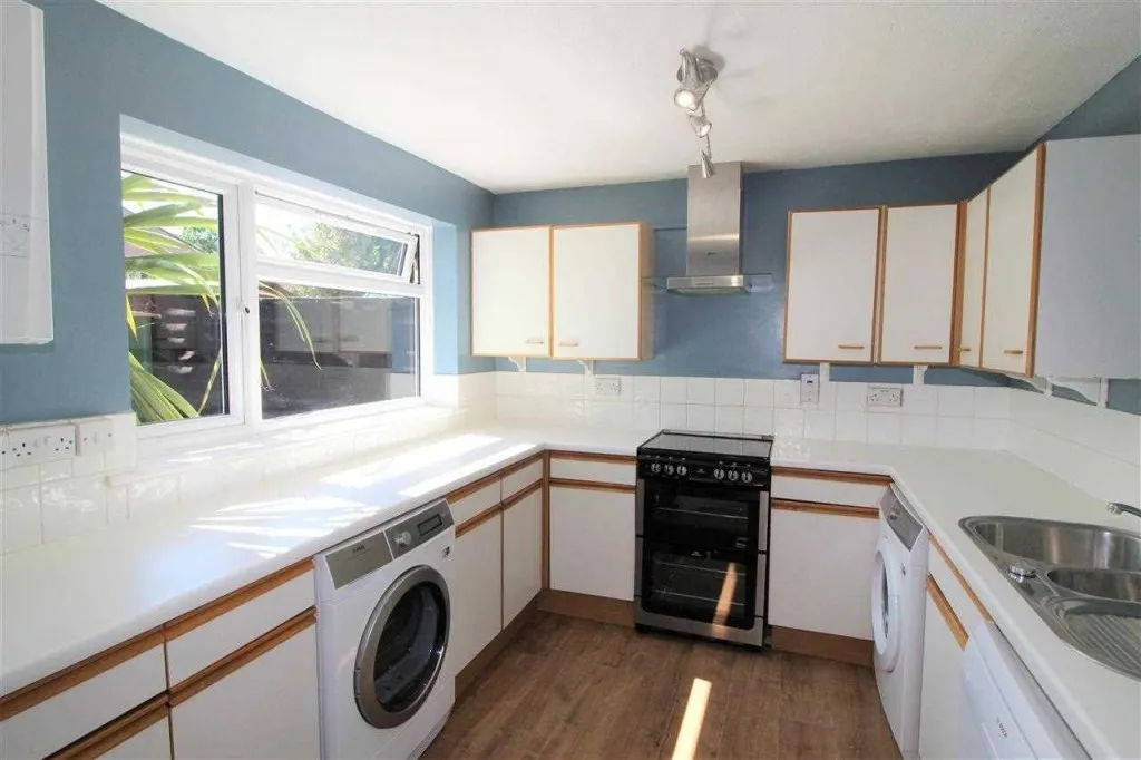 Laurel Walk, Horsham, RH13, photo 4
