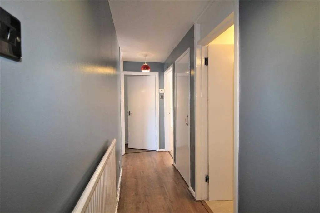 Laurel Walk, Horsham, RH13, photo 9