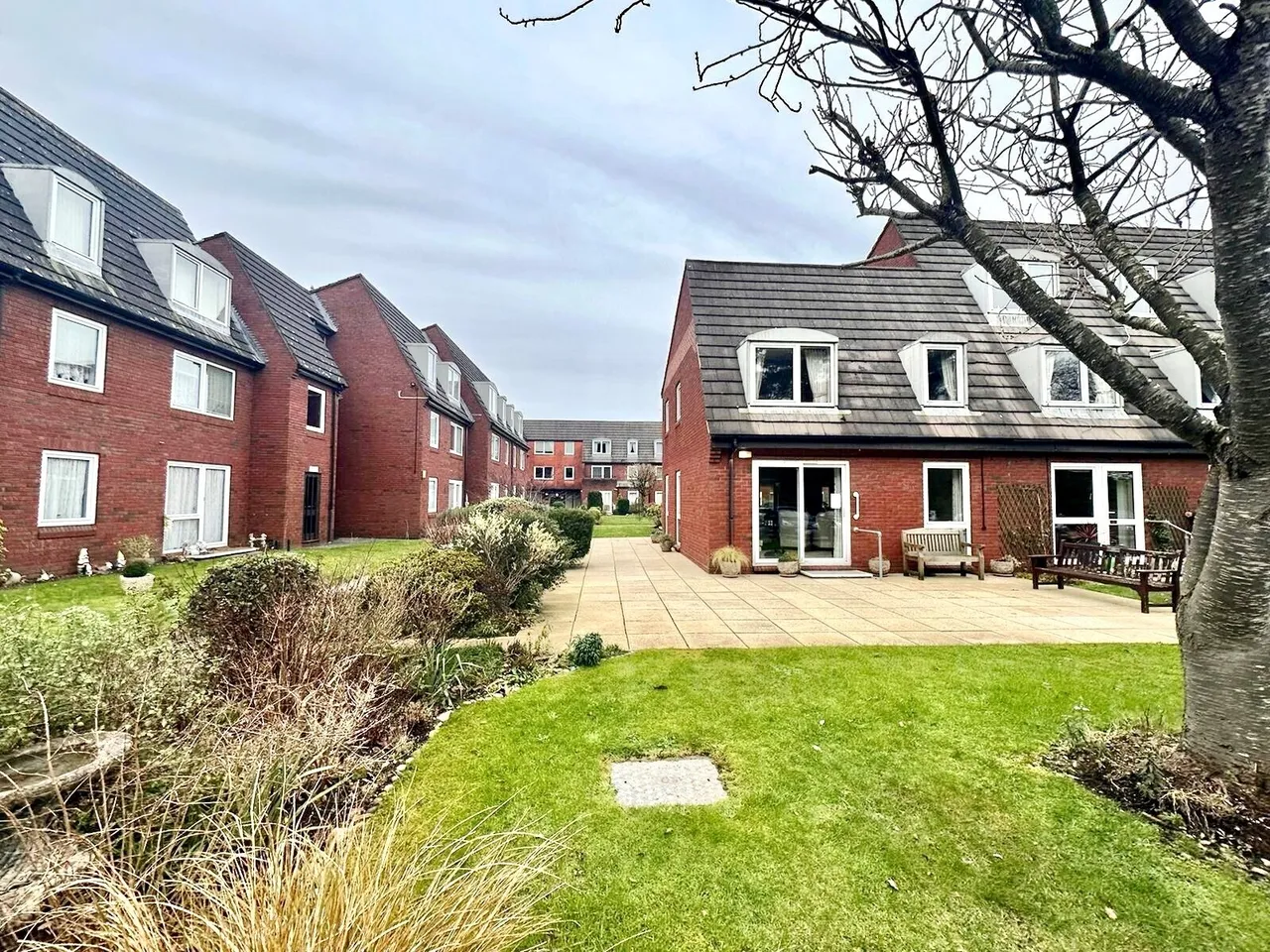 1 bed retirement property for sale — Ringwood Road, Ferndown