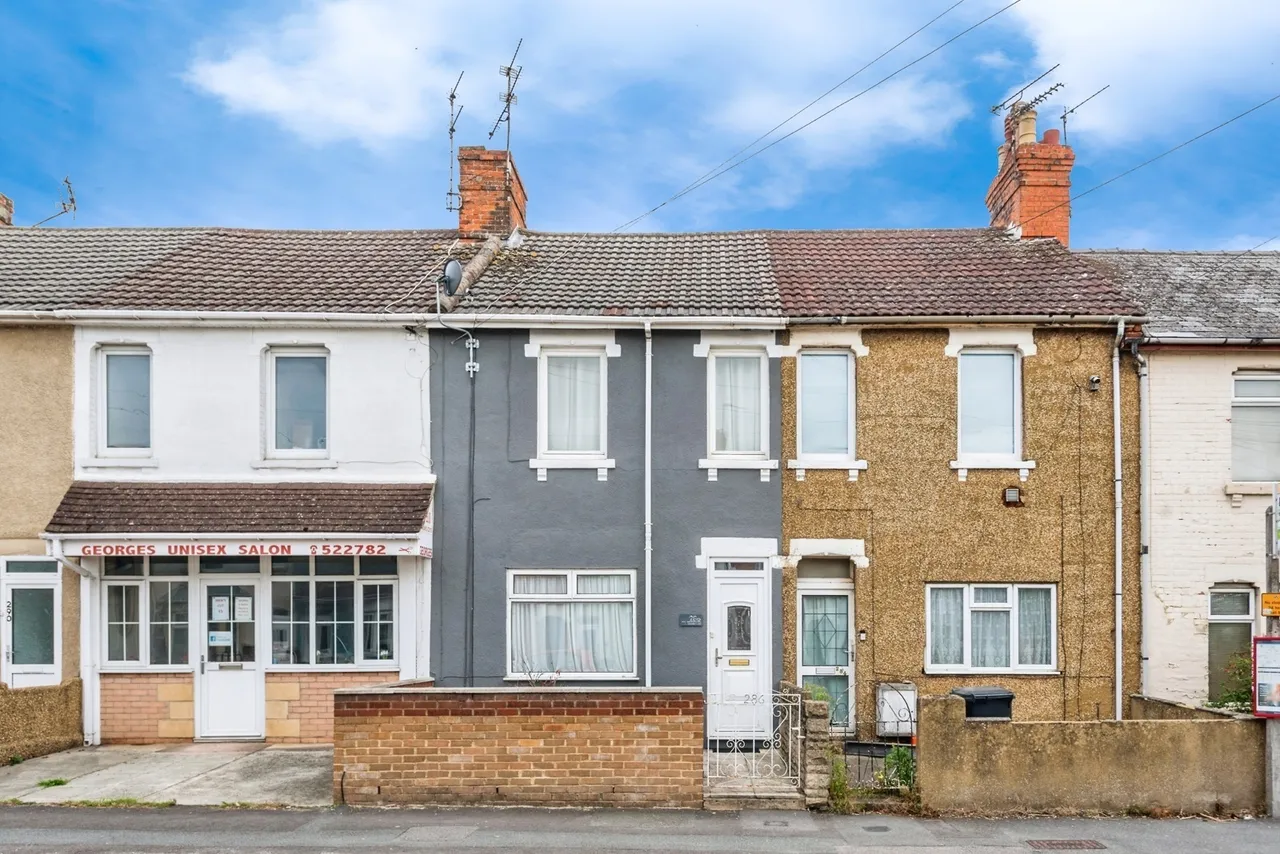 Cricklade Road, Swindon, Wiltshire, SN2, photo 2