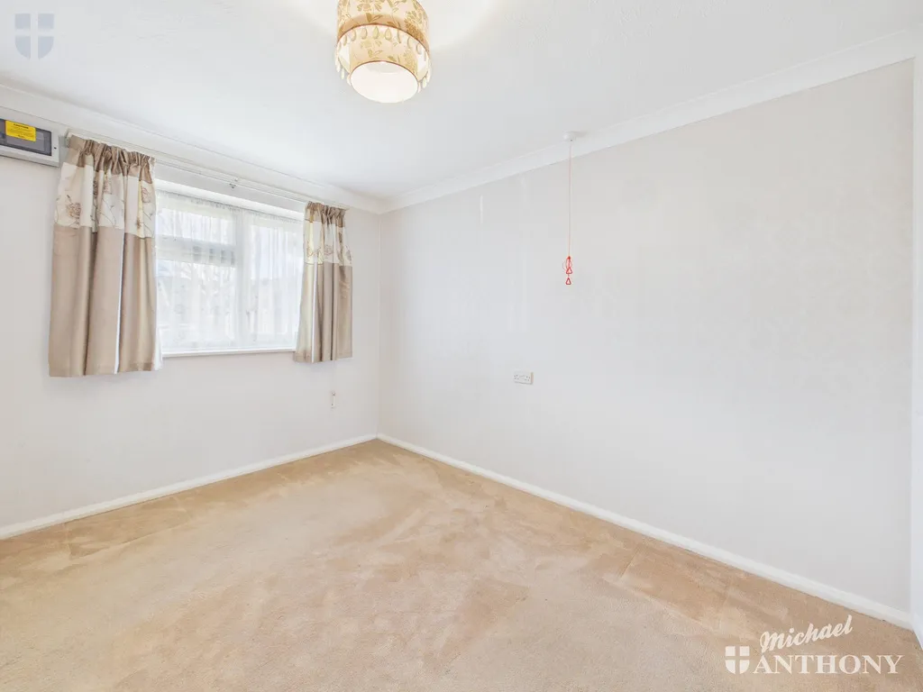 William Hill Drive, Bierton, Aylesbury, HP22 5AZ, photo 4