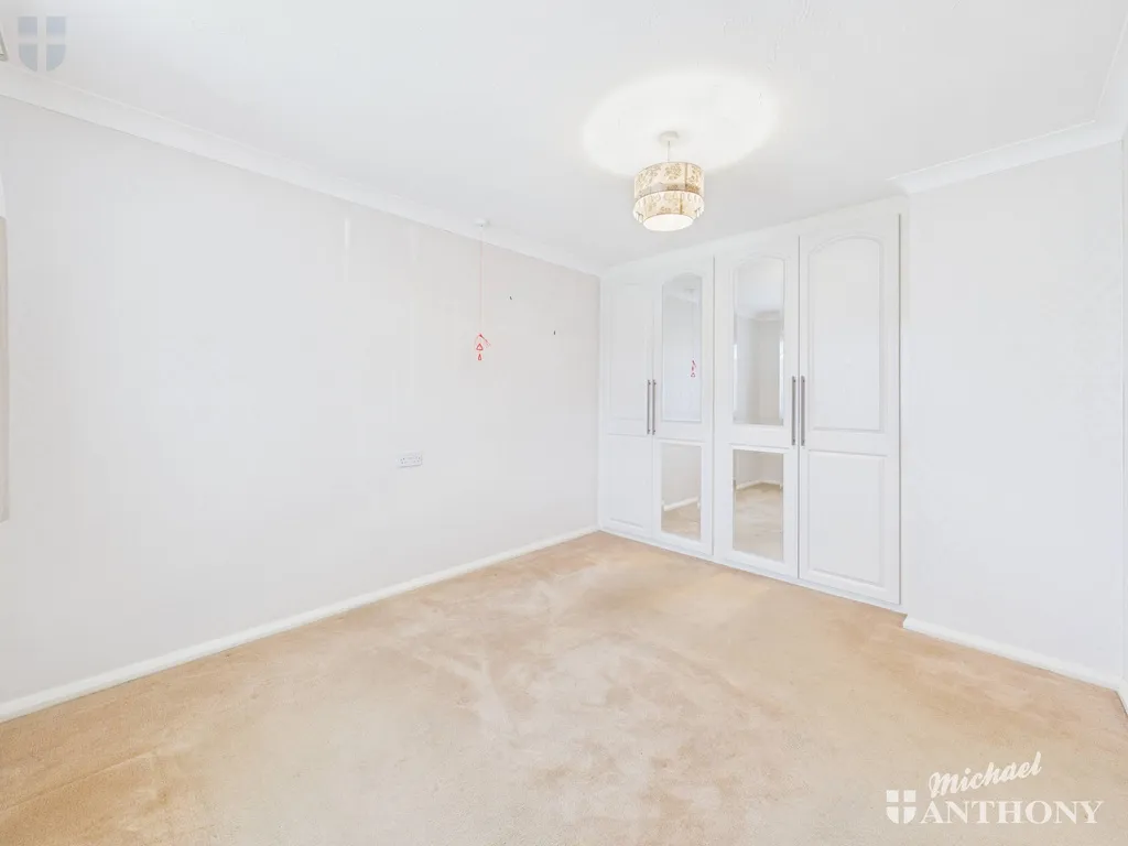 William Hill Drive, Bierton, Aylesbury, HP22 5AZ, photo 7