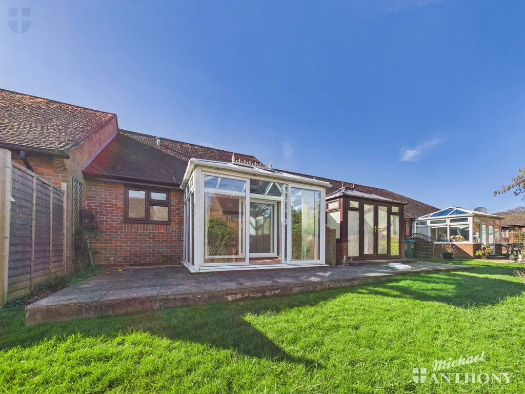 William Hill Drive, Bierton, Aylesbury, HP22 5AZ, photo 8