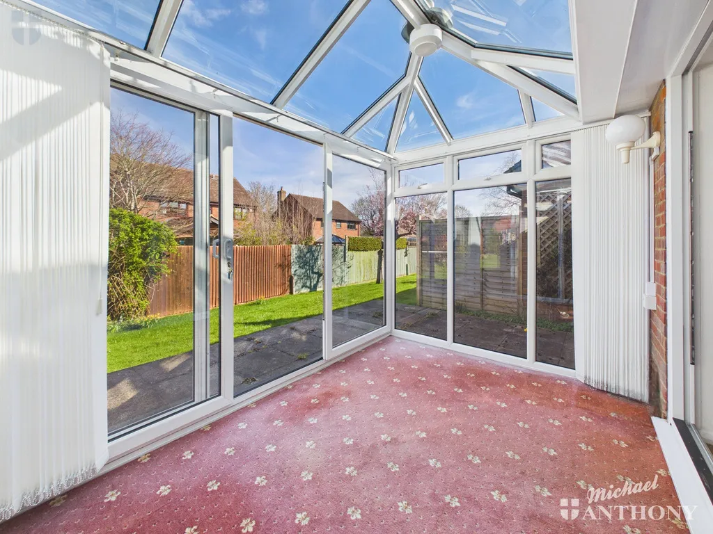 William Hill Drive, Bierton, Aylesbury, HP22 5AZ, photo 9