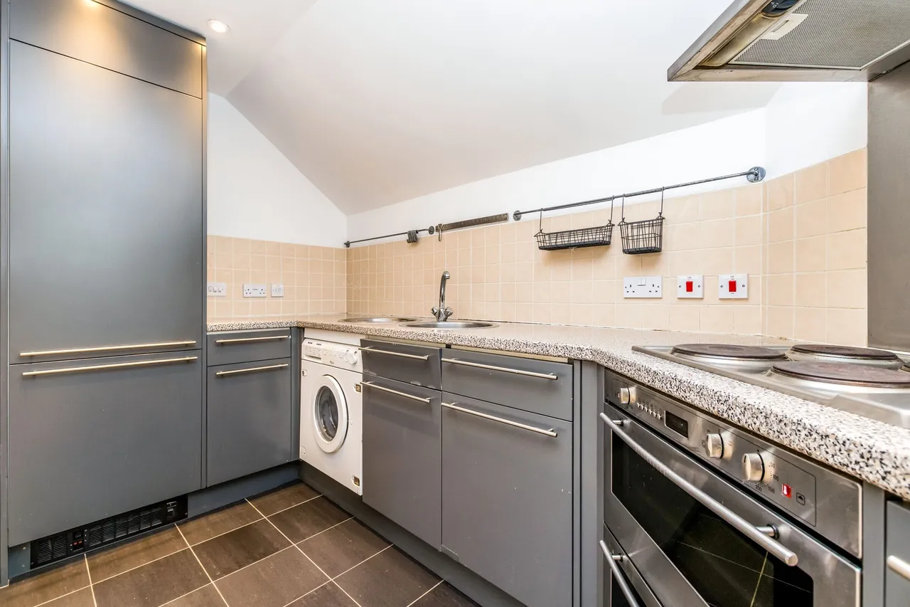 Grange House, West Grange Court, YO30, photo 3