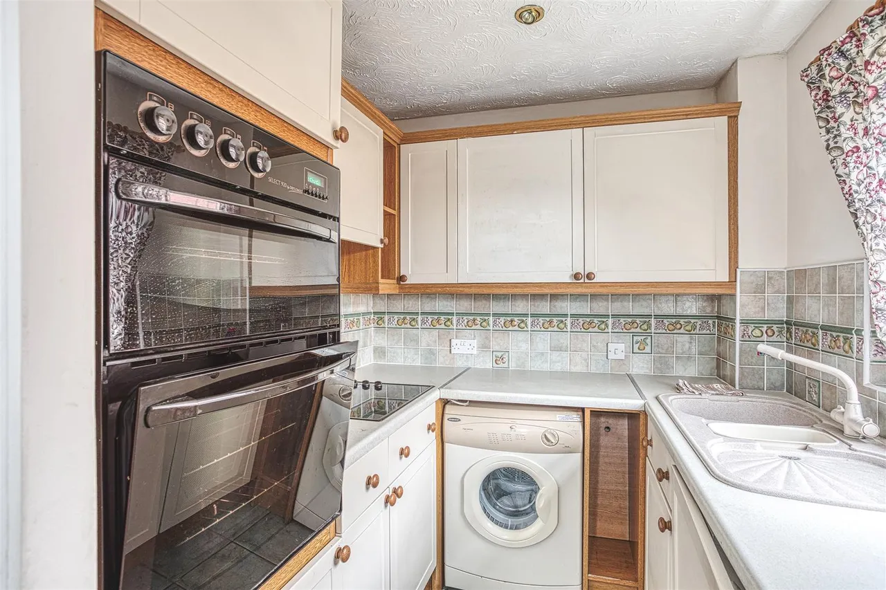 Westminster Drive, Stretton, photo 9