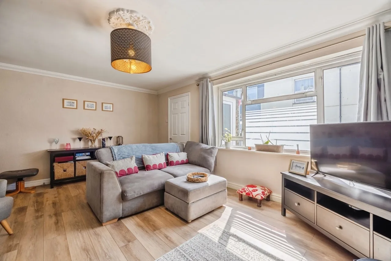 West Street, Millbrook, PL10, photo 2