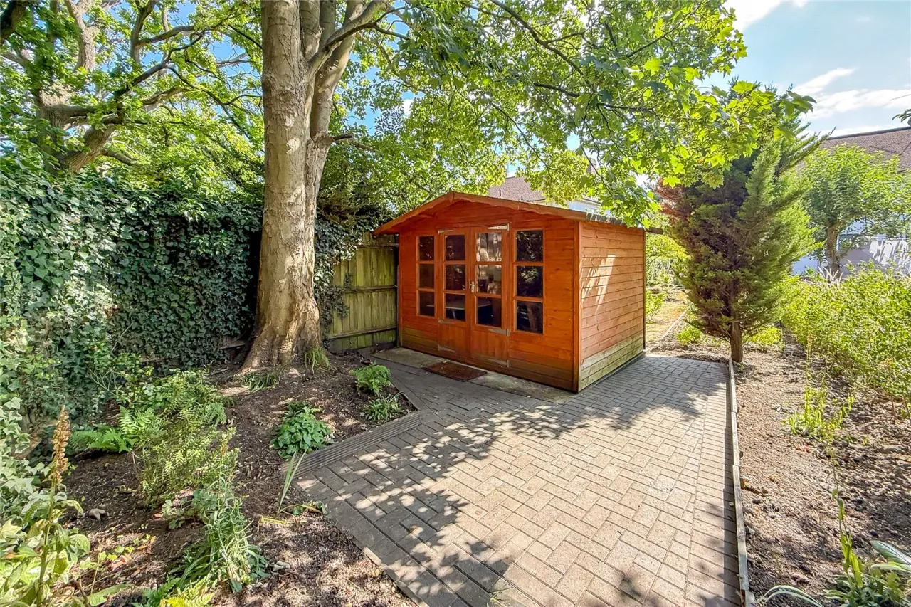 Tavistock Avenue, St. Albans, Hertfordshire, AL1 2NL, photo 12