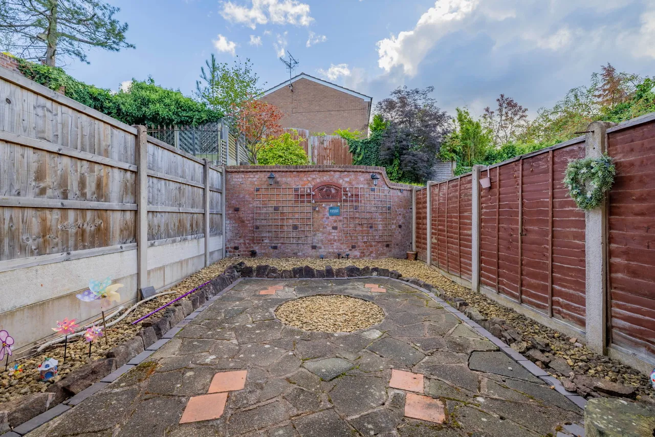 Gun Barrell Mews, Cradley Heath, B64, photo 9