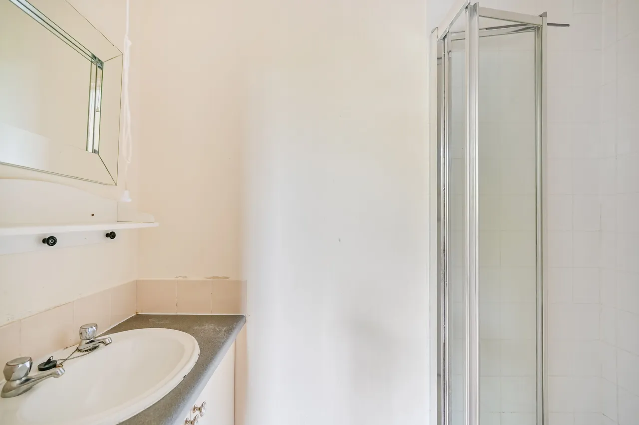 Flat 3, 5 Waldegrave Gardens, Twickenham, photo 11