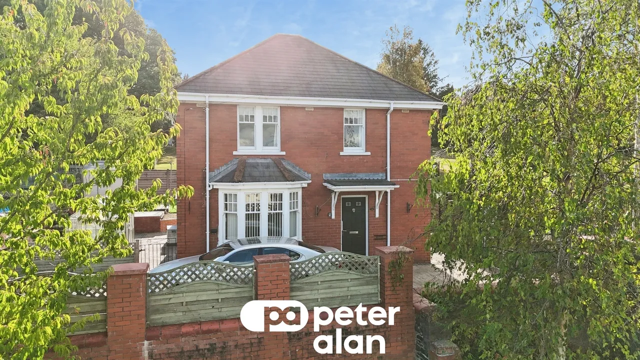 3 bed house for sale, Upper Wood Street, Bargoed, CF81